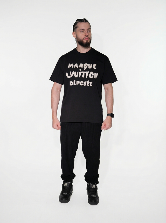 Louis Vuitton “Marque Déposée” Embroidered Tee — vista trasera