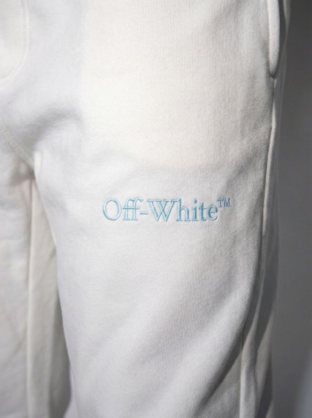 set Off-White Ice Arrow Signature Ensemble white